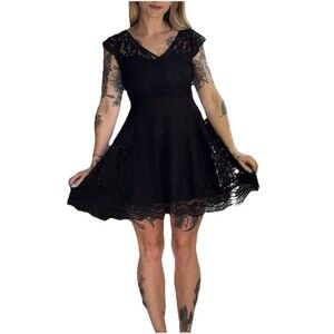BB Dakota Black Lace Women’s Dress Size 2 Fully Lined NWT